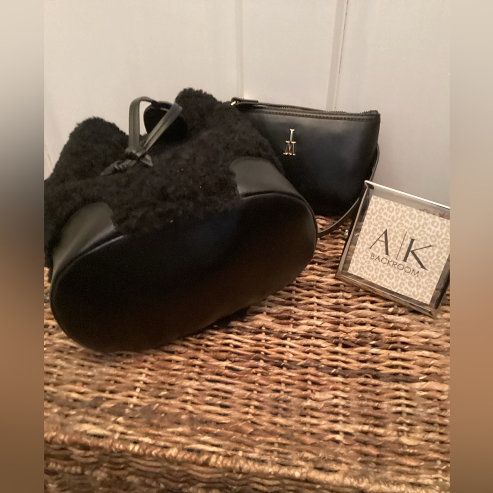 Isaac Mizrahi Faux Shearling/Faux Leather Bucket Bag - Picture 3 of 5